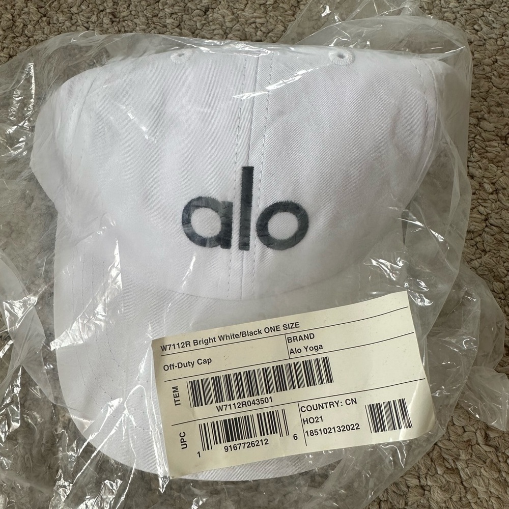 ALO Yoga | Off Duty Cap | Bright White/Black | Never Been Used
